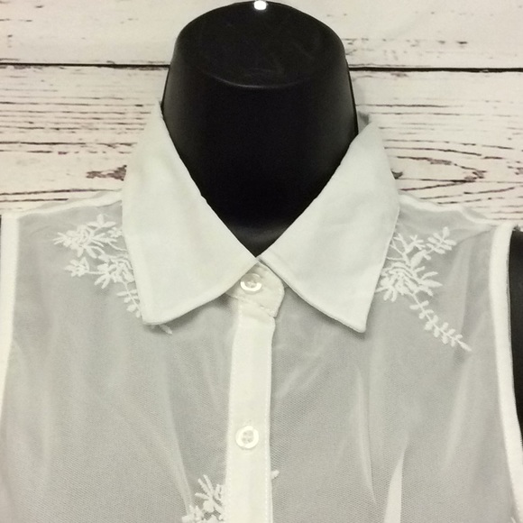 Derek Heart white sheer sleeveless tunic blouse - Picture 4 of 7